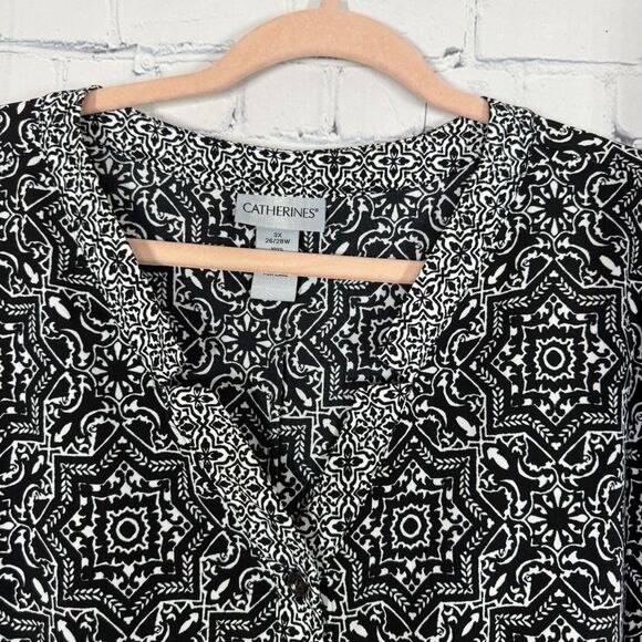 Catherines Tunic Blouse Women Plus 3X Black White Asymmetrical Hem Abstract Top - Picture 3 of 11